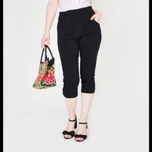 New Voodoo Vixen Black Pinup Style Capris size Medium